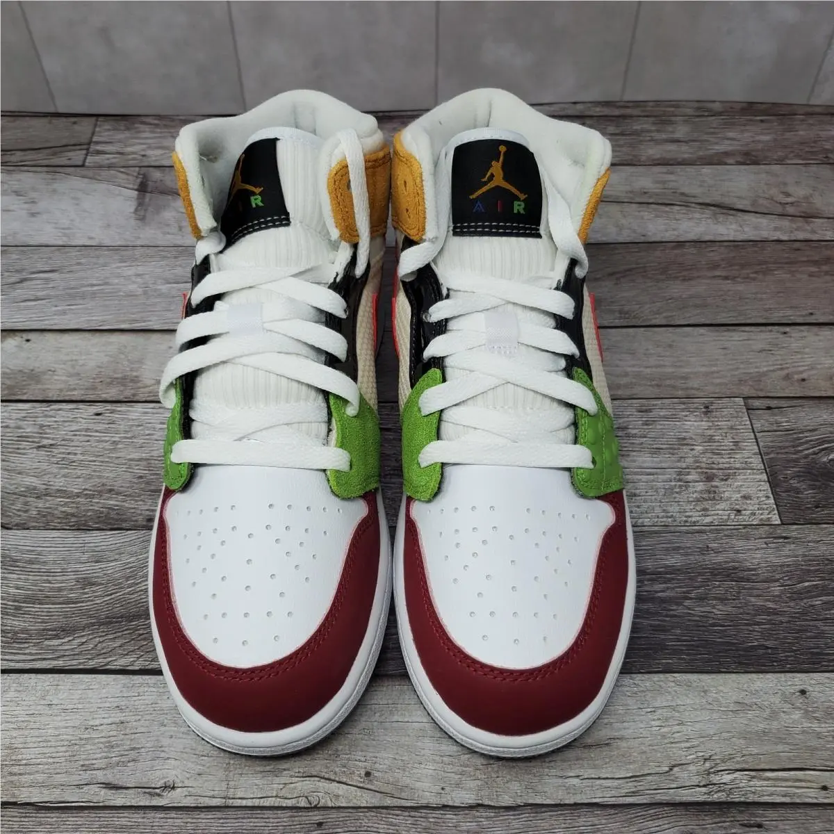 Nike shoes - Air Jordan 1 Mid SE - Multicolor 0