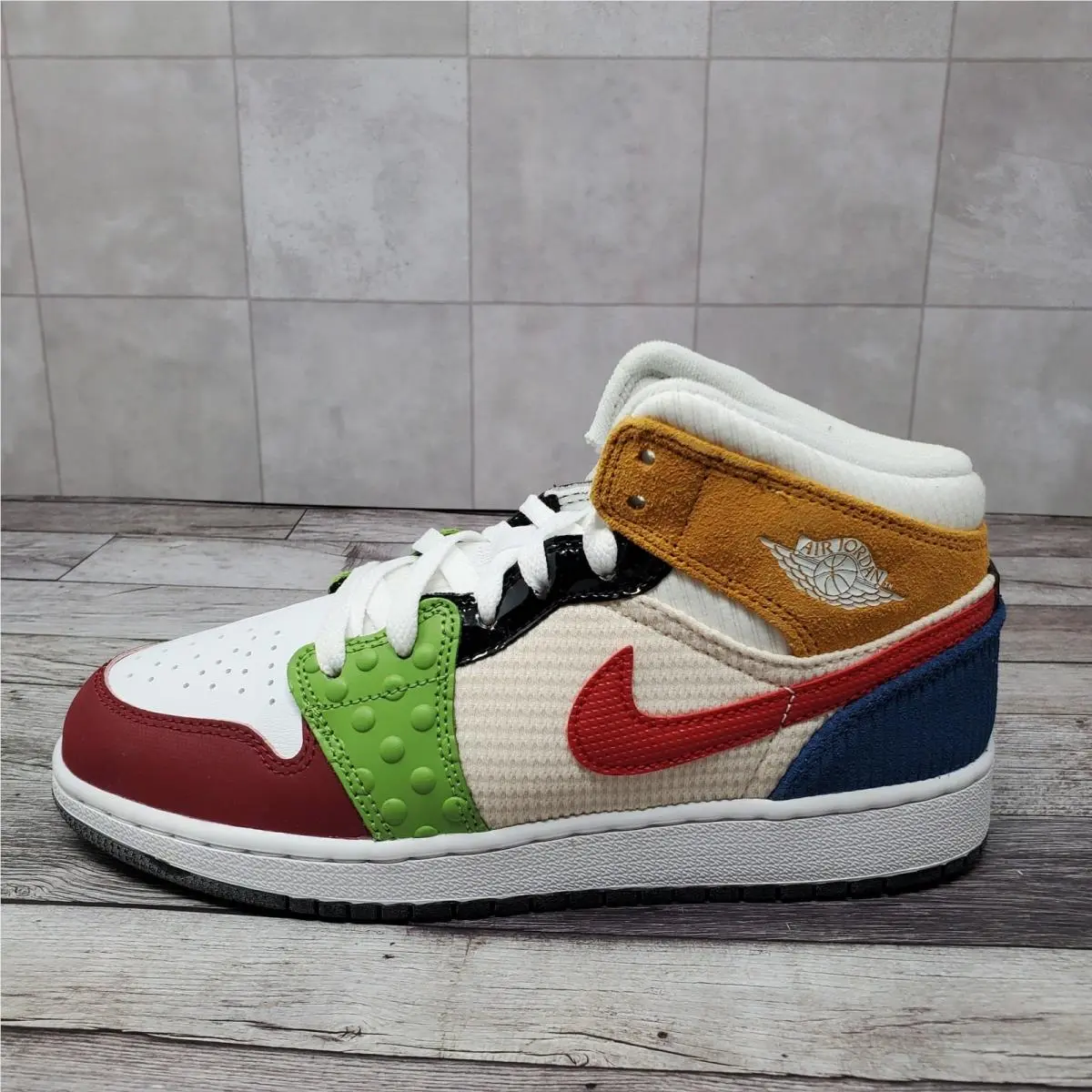 Nike shoes - Air Jordan 1 Mid SE - Multicolor 3