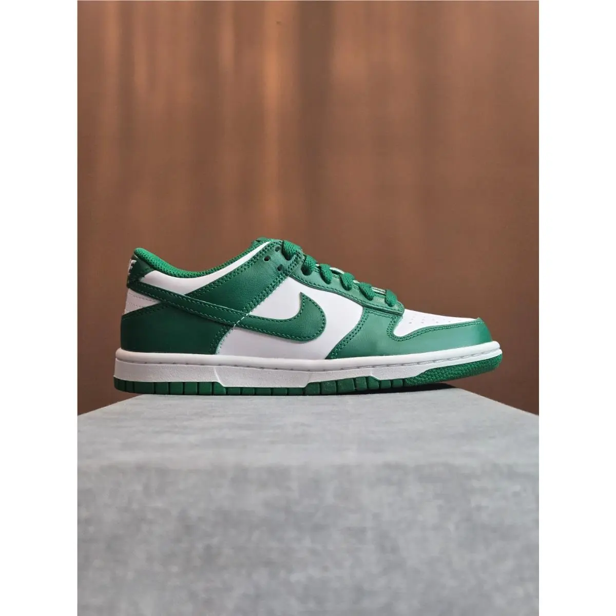 Nike Dunk Low - White Malachite Green FB9109-114 Size 4Y / Women`s 5.5