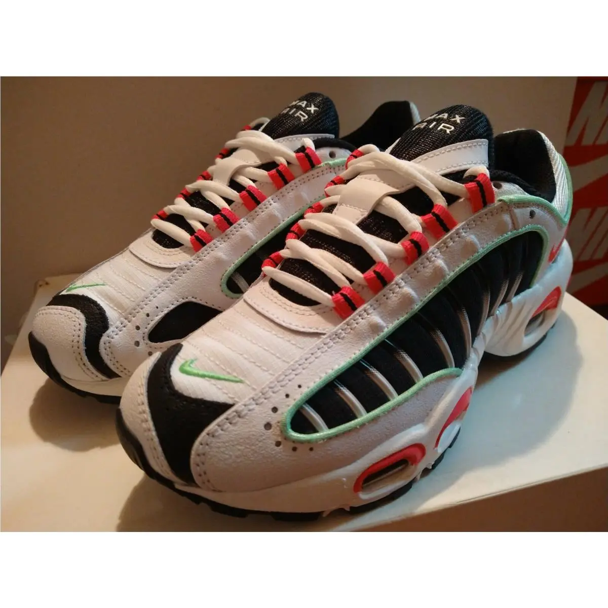 Nike shoes - Nike Air Max Tailwind IV - CK2613 101 - White / Hyper Pink, Manufacturer: White / Hyper Pink - Illusion Green (UPC: 193659403633) 5