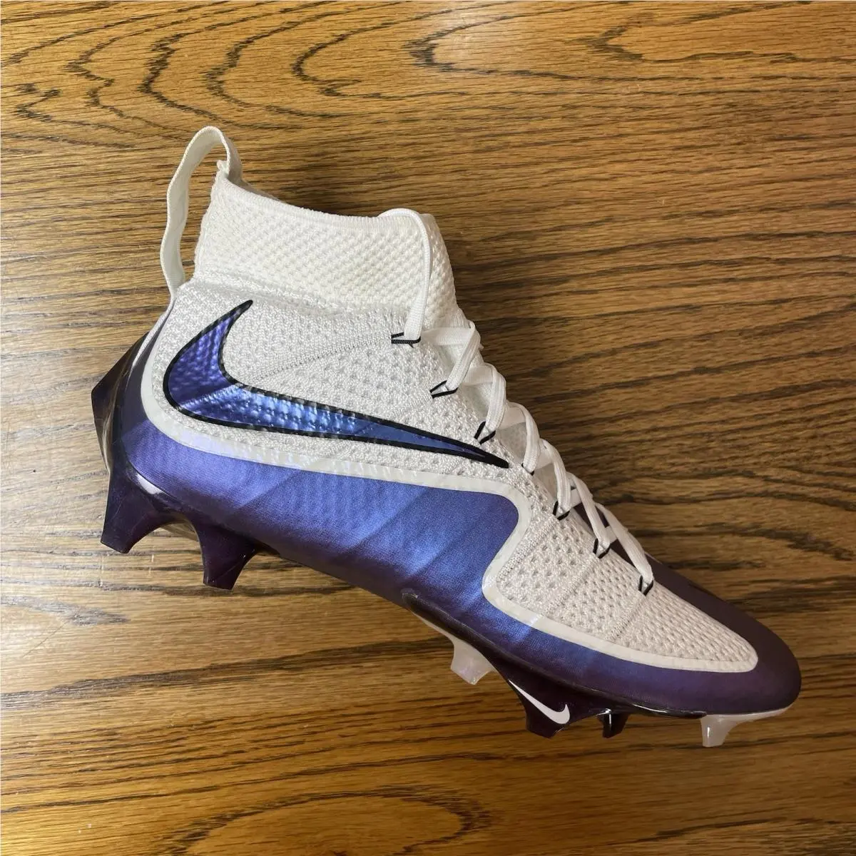 Nike FQ0235-100 Men`s 8 Vapor Edge 360 UT White Purple Football Cleats Black