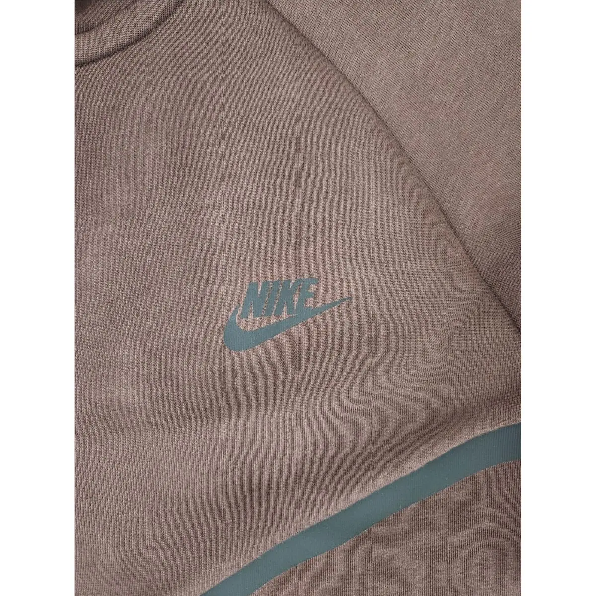 Nike clothing - Brown 1