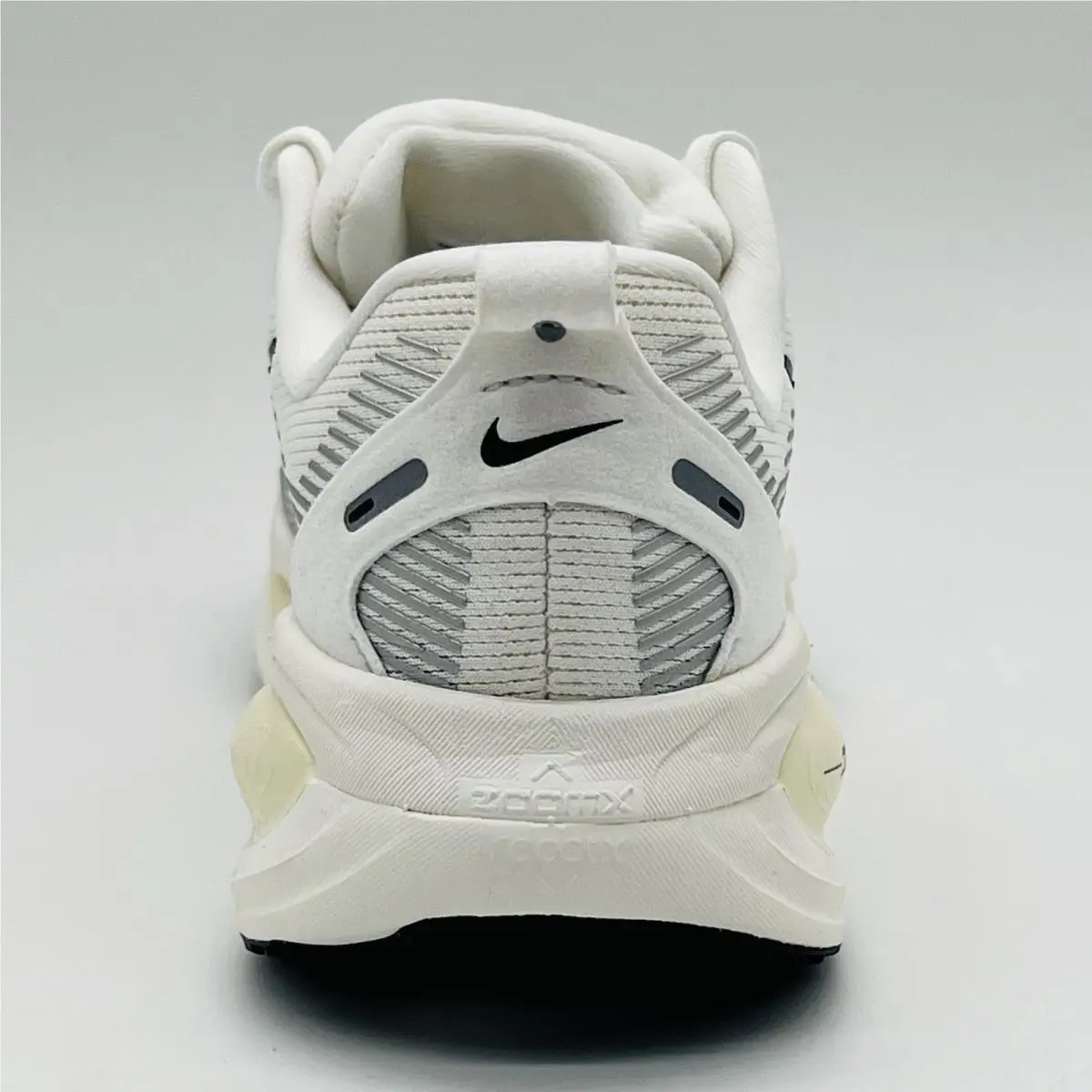 Nike shoes - Nike Vomero 18 - Vomero - IF0515 103 - White 4