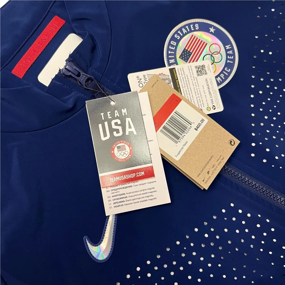 Nike clothing - Blue (UPC: 197594022669) 0