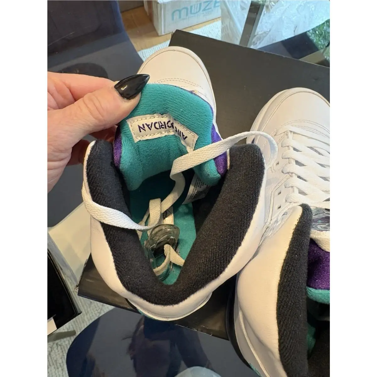 Nike shoes - White 4
