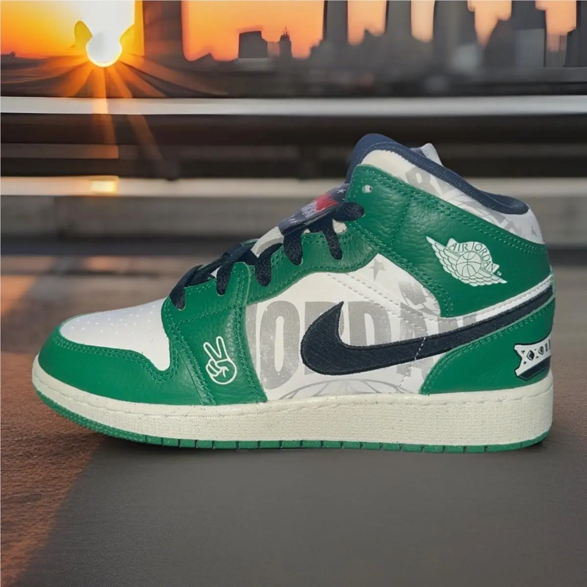 Kids Size 5.5Y Air Jordan 1 Mid SE Big Energy Green HF3200-300 Women`s 7
