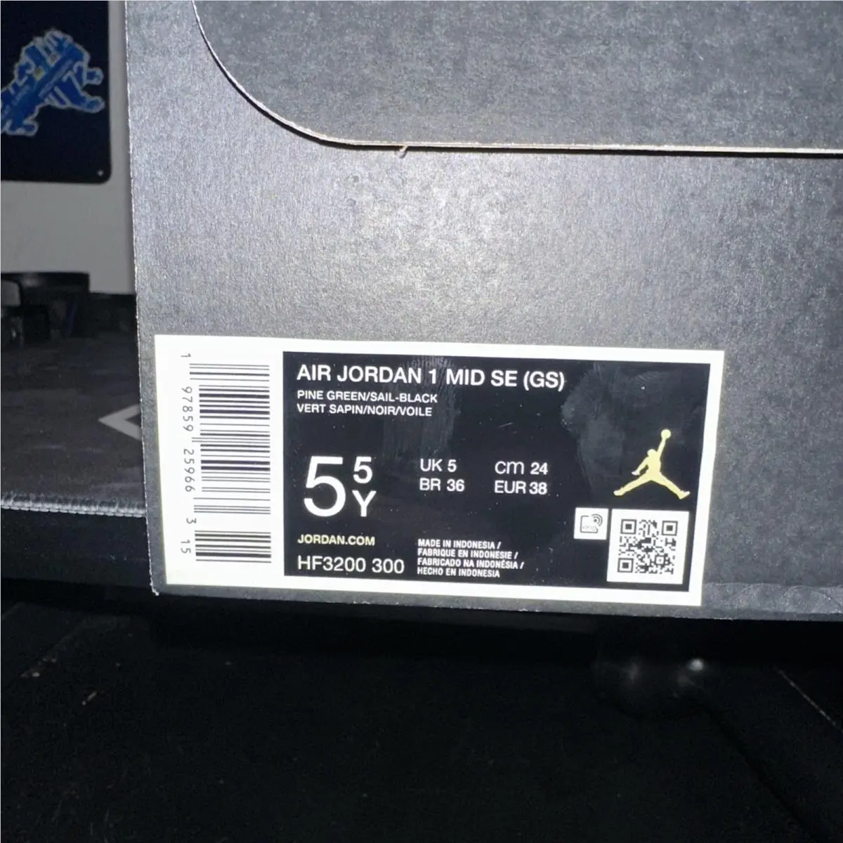 Nike shoes - Air Jordan 1 Mid SE - Green (UPC: 197859259663) 5
