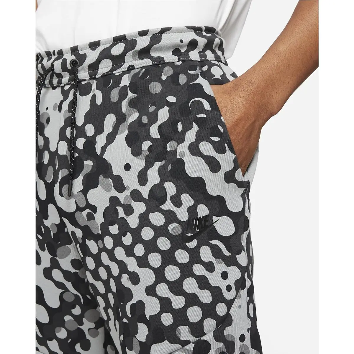 Nike clothing - Gray (UPC: 195238960889) 1