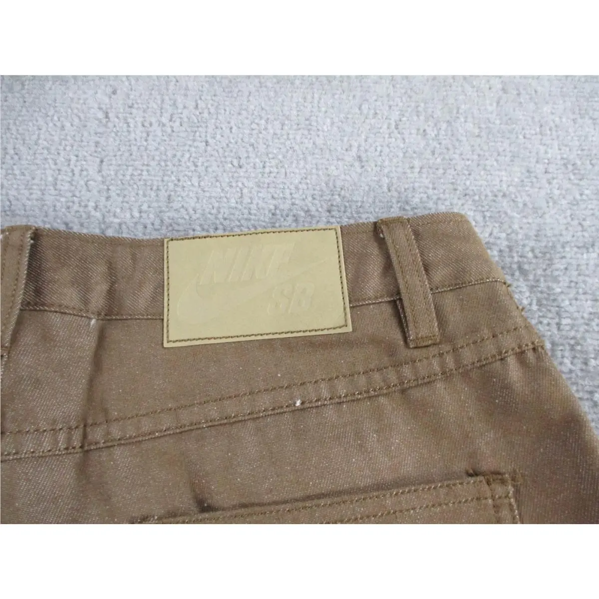 Nike clothing - Brown 3