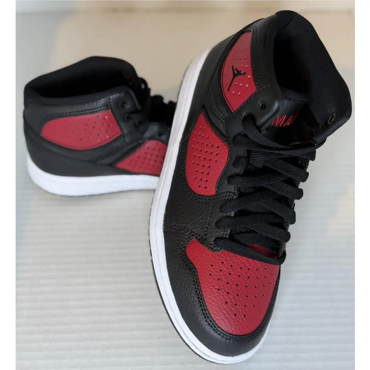 Nike Boys Air Jordan Access AV7941-006 Red Basketball Shoes Sneakers Size 4.5Y