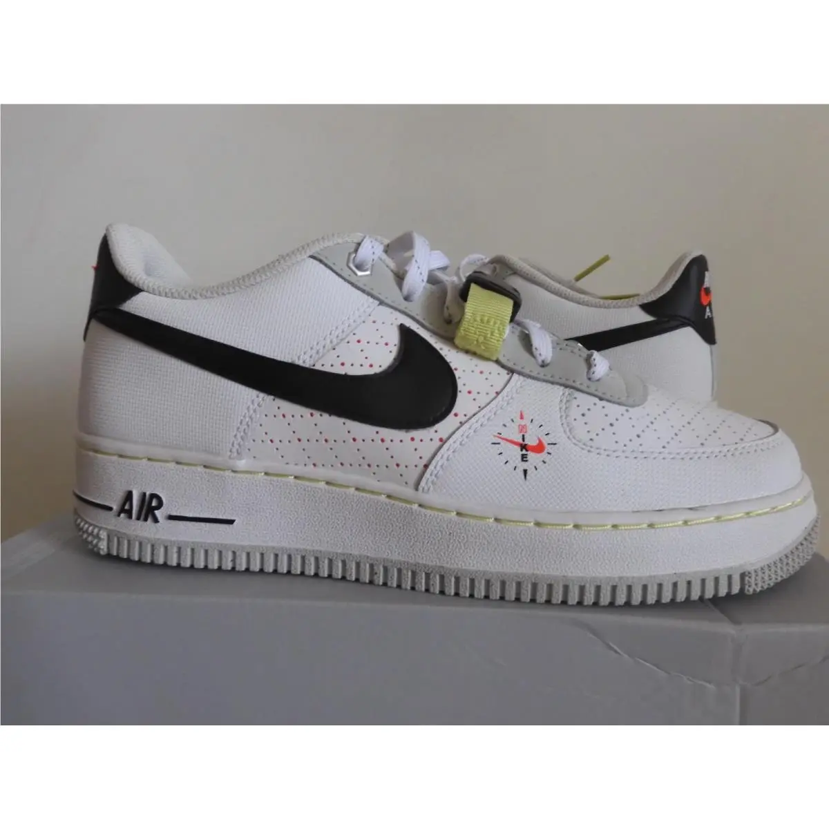 Nike shoes - Nike Air Force 1 LV8 - DC2532 100 - White (UPC: 194500673960) 0