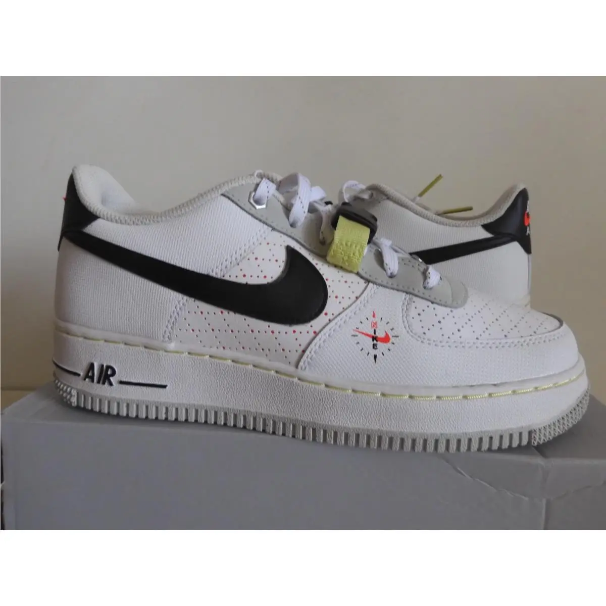 Nike shoes - Nike Air Force 1 LV8 - DC2532 100 - White (UPC: 194500673960) 1