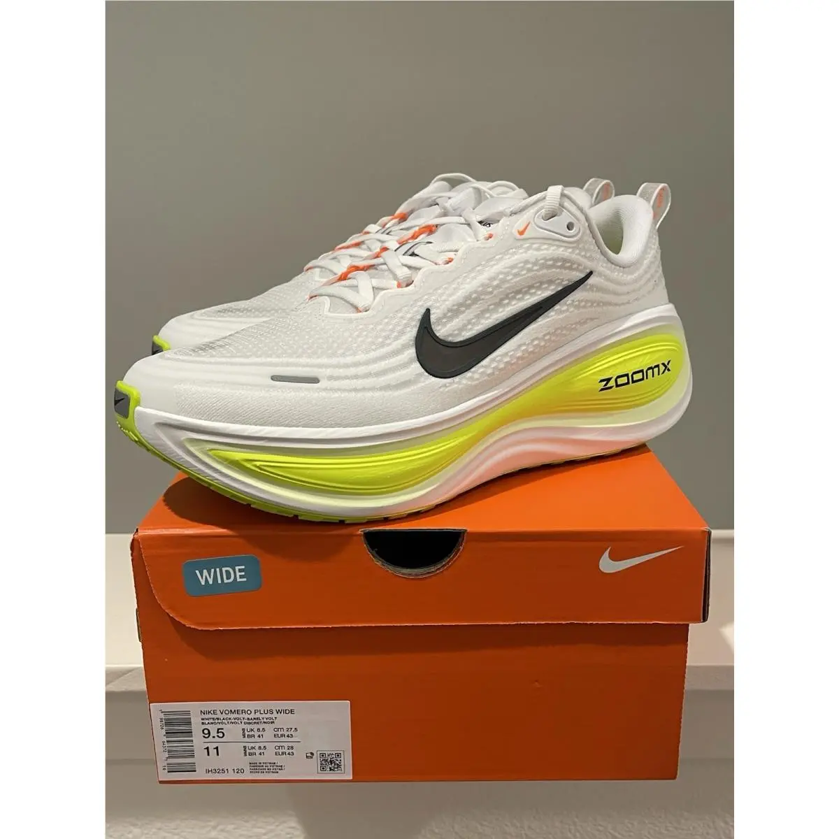 Nike Vomero Plus Mens 9.5 Wide IH3251-120 Volt Colorway Htf Deadstock