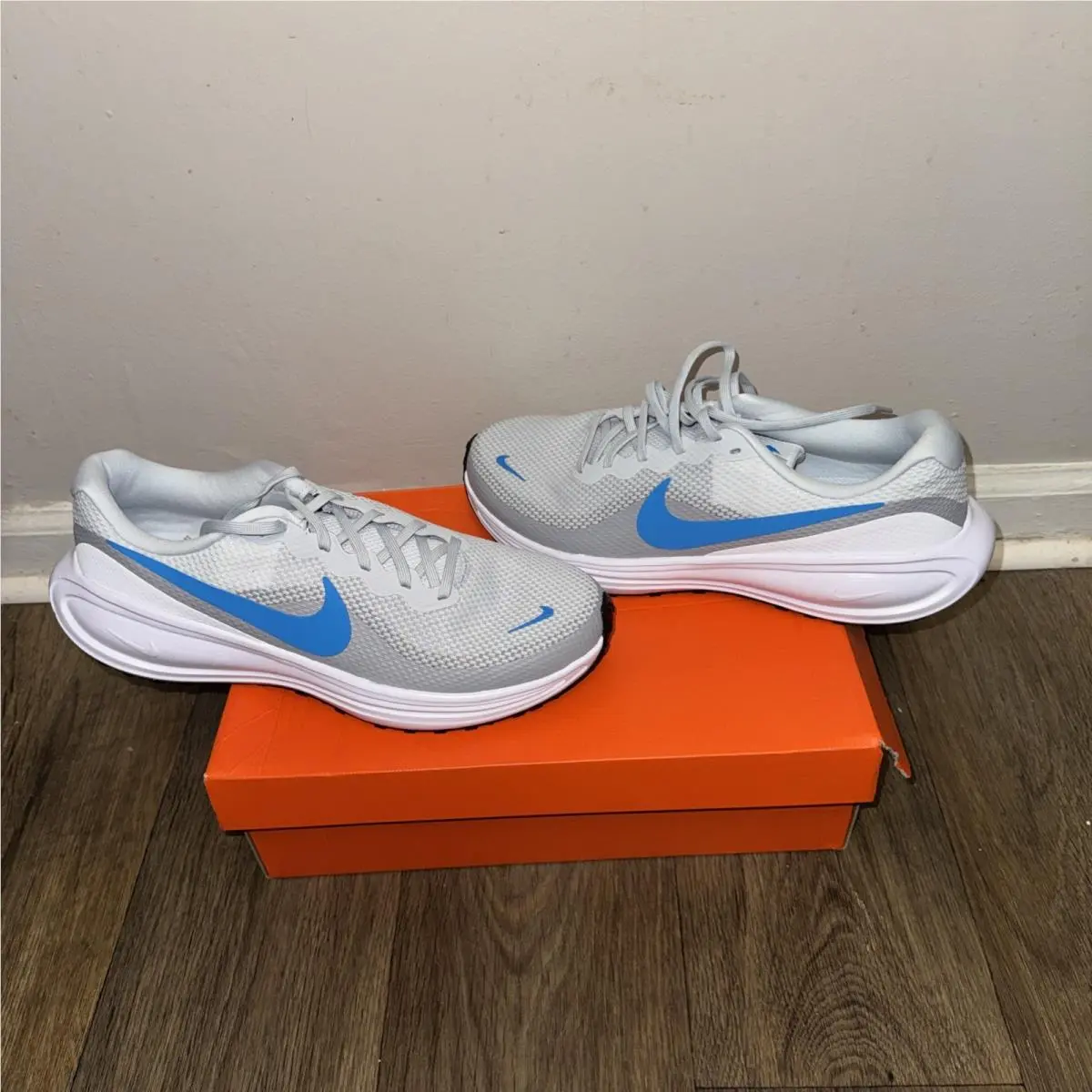 “nike Revolution 8 Pure Platinum/wolfgrey/white/blue Hero Men Size 11.5/women 13