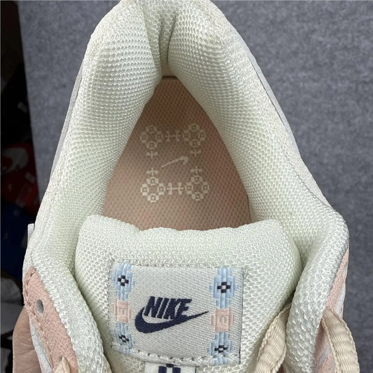 Nike shoes - Nike Vomero 5 - Vomero - Pink 2