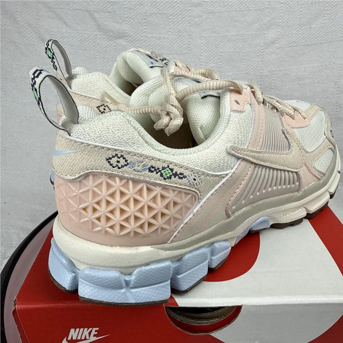 Nike shoes - Nike Vomero 5 - Vomero - Pink 5