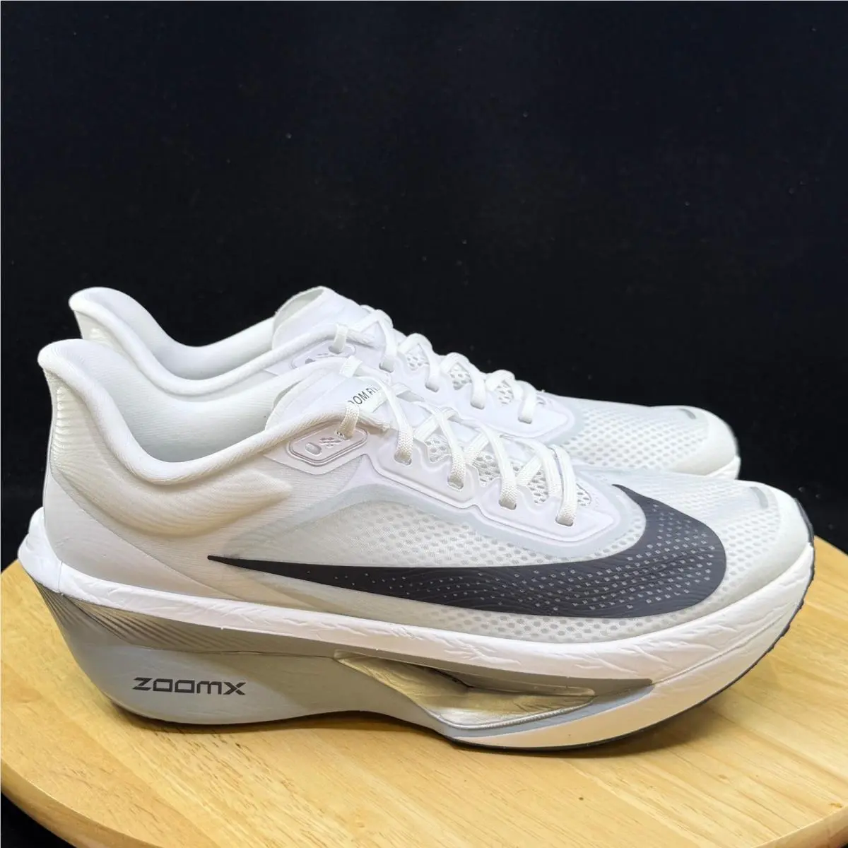 Nike shoes - White 4
