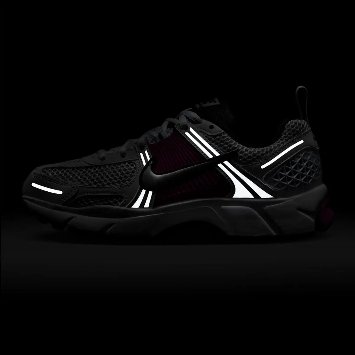 Nike shoes - Nike Vomero 5 (GS) - Vomero - White/Pure Platinum/Hot Fuchsia/Metallic Platinum (UPC: 197601061520) 11