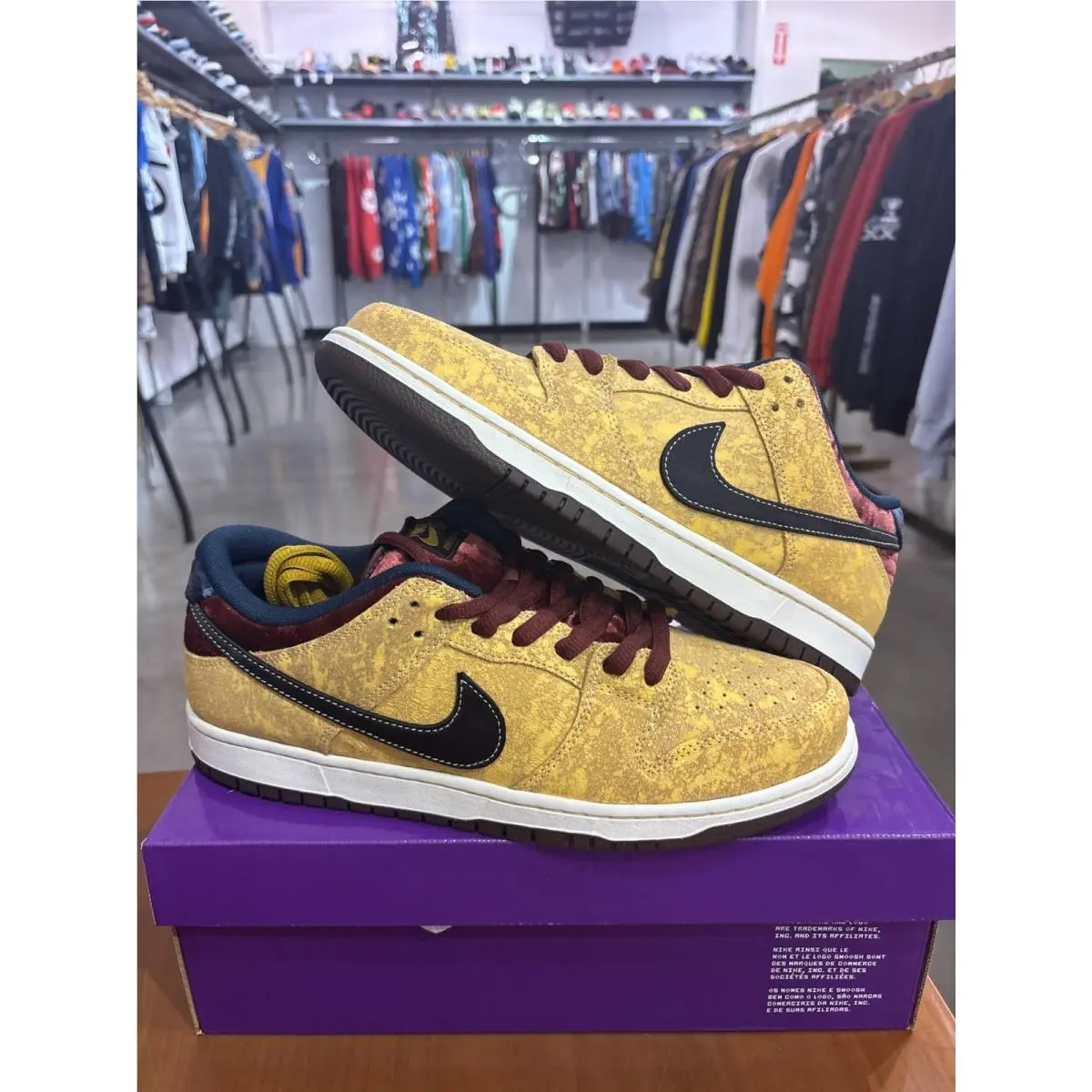 Nike SB Dunk Low City of Cinema Size 11.5