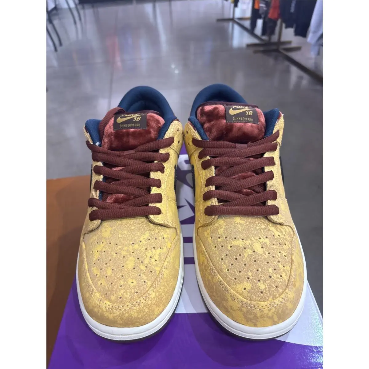 Nike shoes - Nike SB Dunk - Dunk - Gold 1