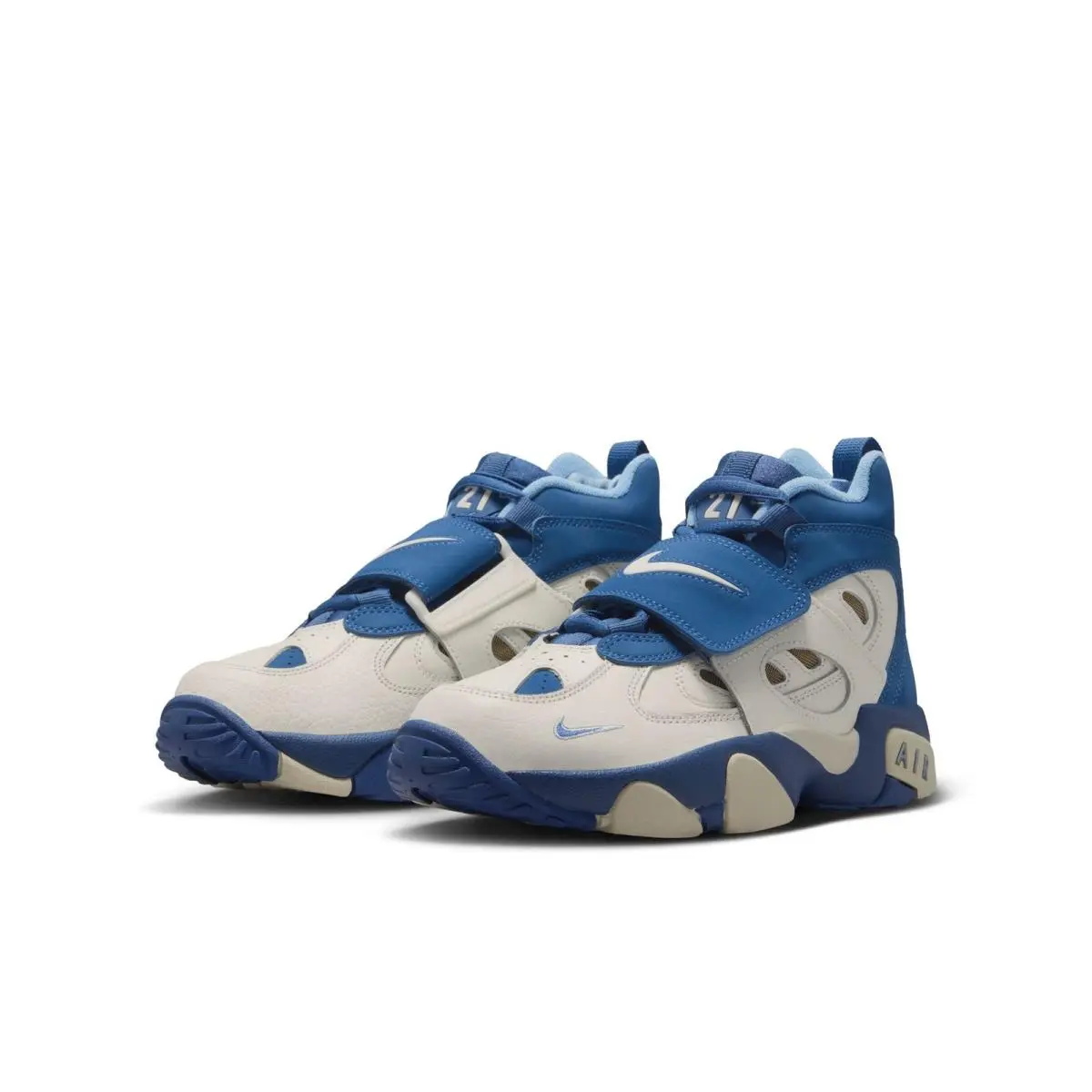 Kids Nike Air Diamond Turf II IR4727-100 Sneaker Athletic -size 4