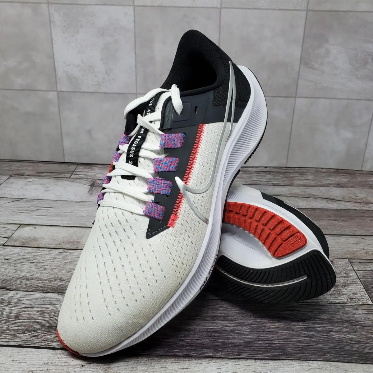 Nike Air Zoom Pegasus 38 White Black Flash Crimson Women`s Size 9 CW7358-101