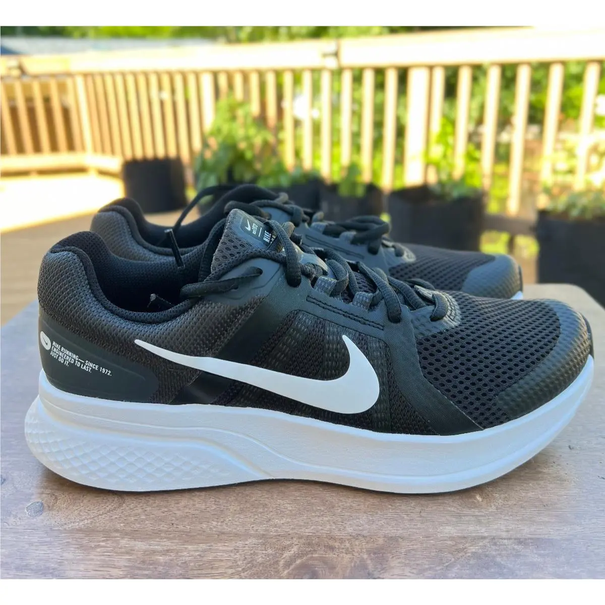 Nike Run Swift 2 Women’s Sneakers Black/white/gray Size 11 CU3528-004