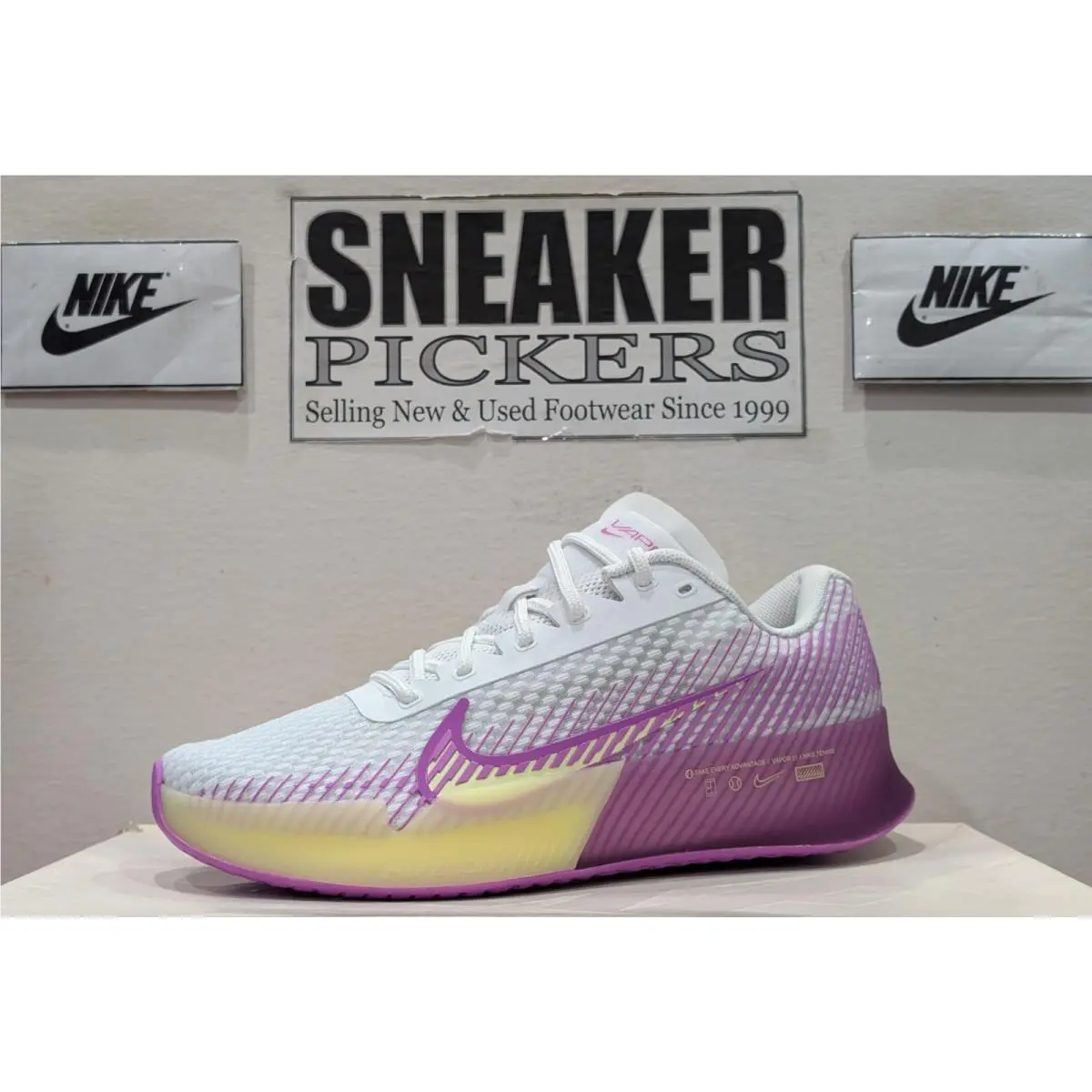 Nike Women`s Air Zoom Vapor 11 HC Tennis - Size: 8 - DR6965 101 - White / Citron
