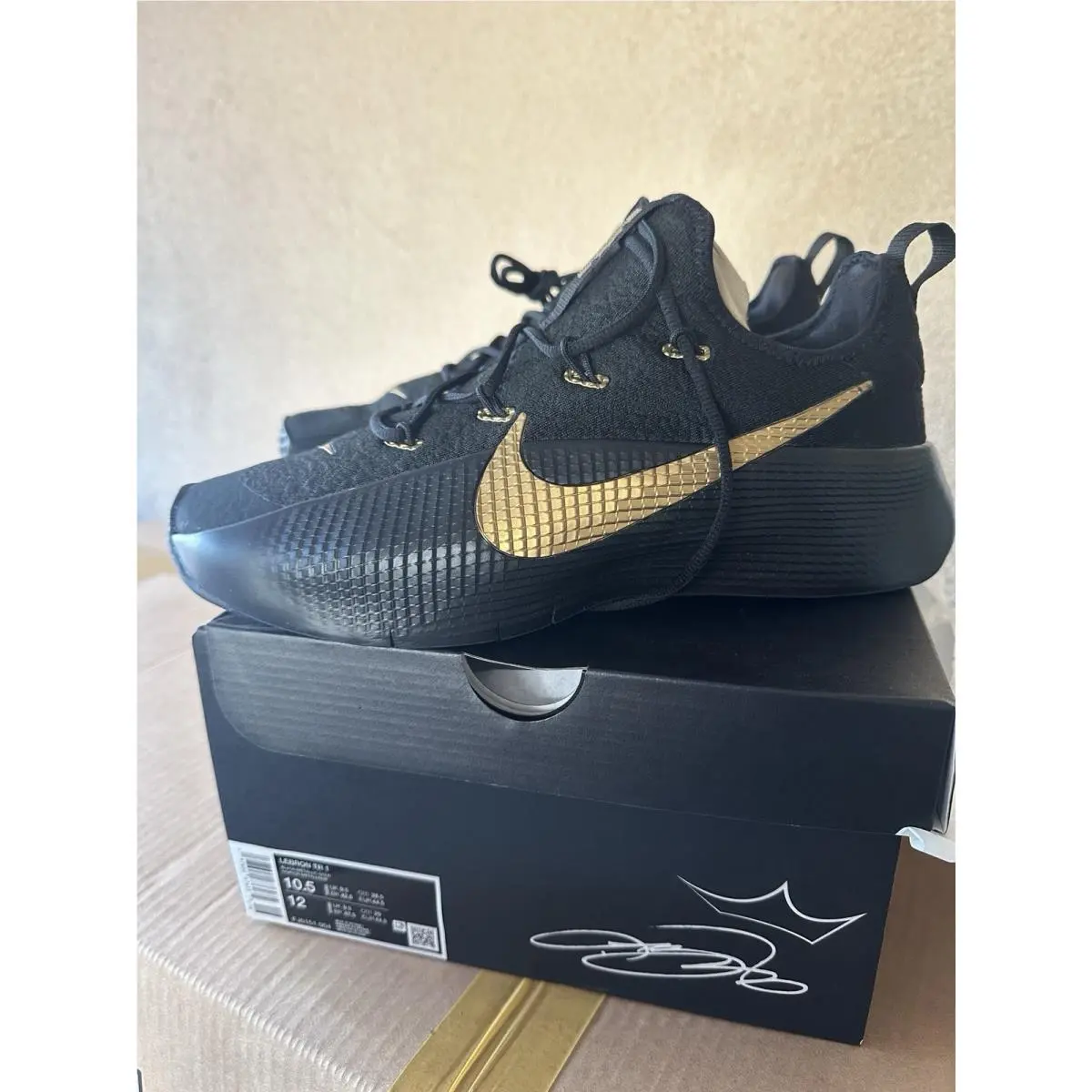 Size 10.5 Men 12 Wmn Nike Lebron TR 1 Black Metallic Gold FJ6151-004