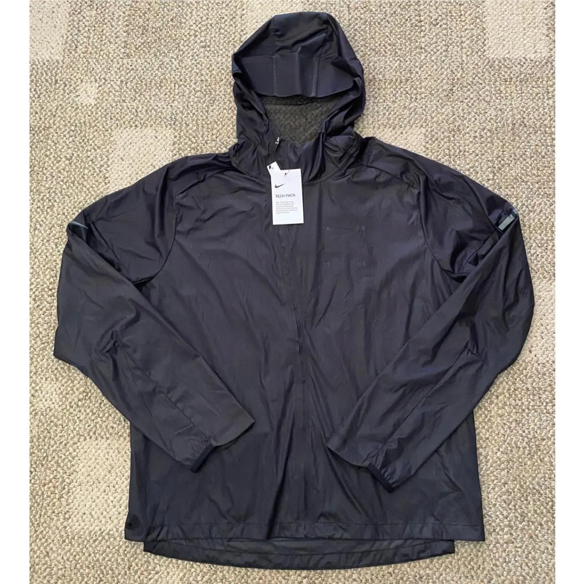 Nike Tech Pack 3-Layer Running Jacket Weather Resistant CT2381-010 Mens Size Large