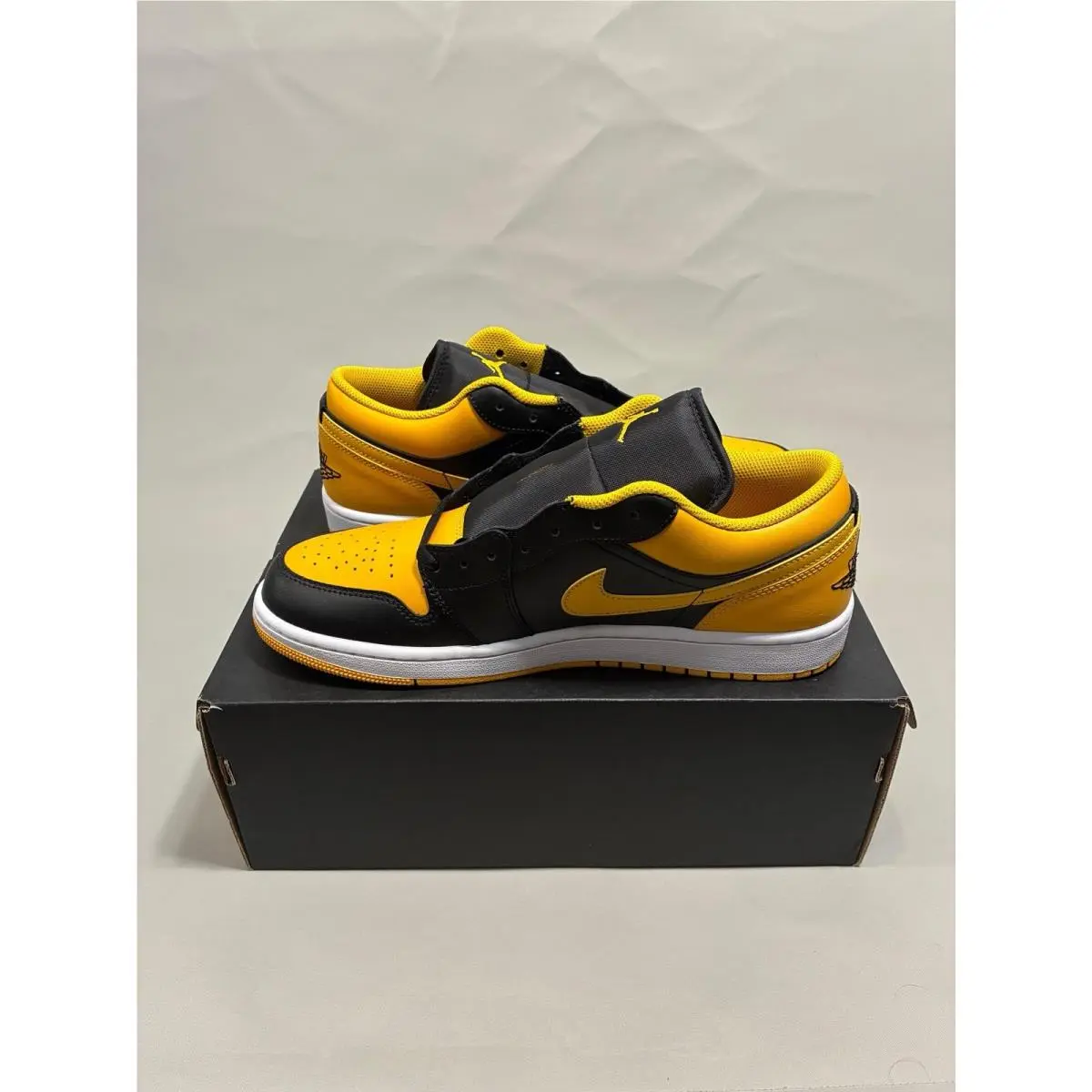 Nike shoes - Nike Air Jordan 1 - Air - 553560-072 - Yellow 0