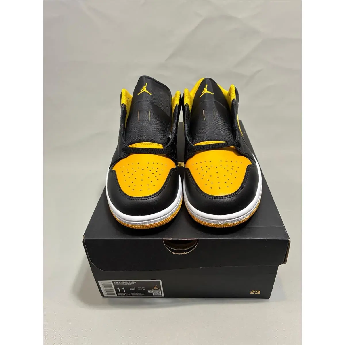 Nike shoes - Nike Air Jordan 1 - Air - 553560-072 - Yellow 1