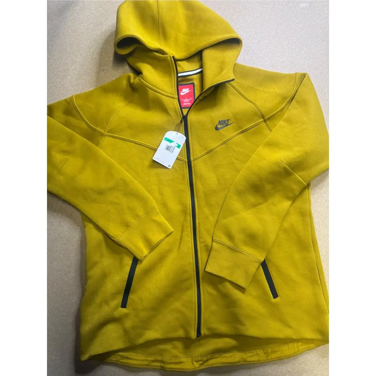 Nike clothing - Yellow 1