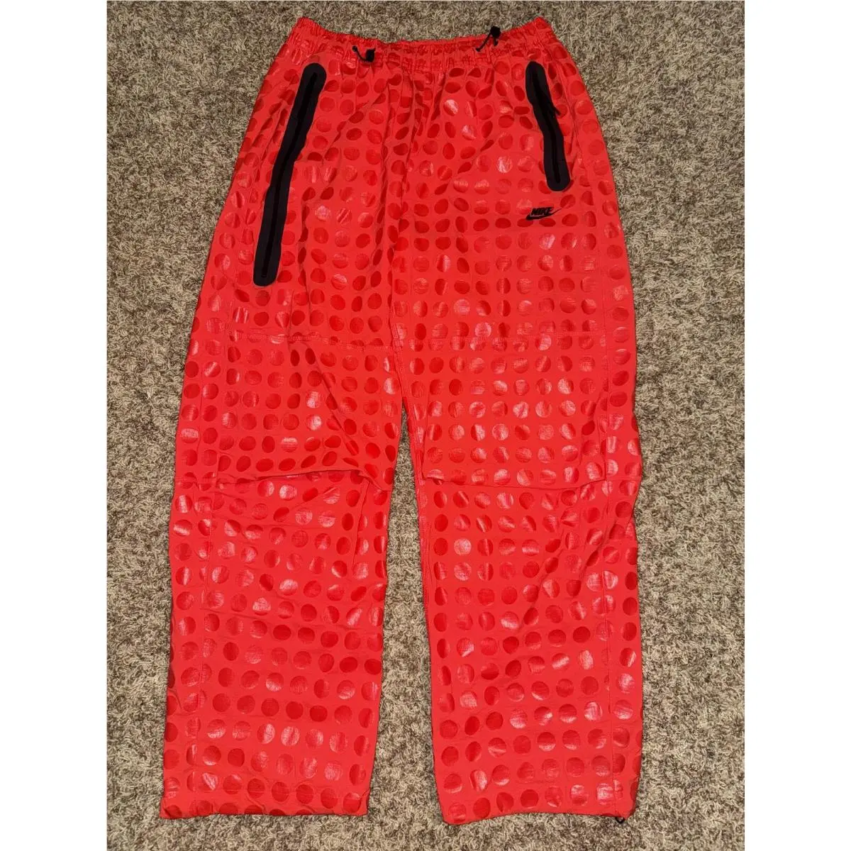 Unrelease Nike Men’s Polka Dot Tech Pack Woven Jogger Pants Sample