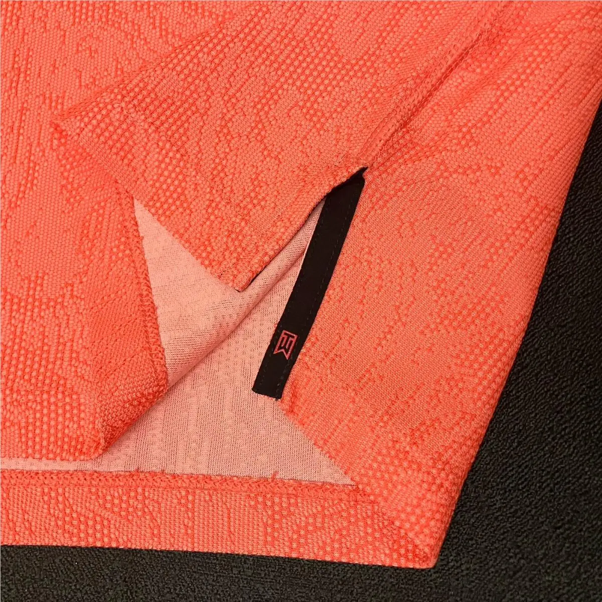 Nike clothing - TIger Woods ADV First Major Win Anniversary Polo - Bright Mango Black 7