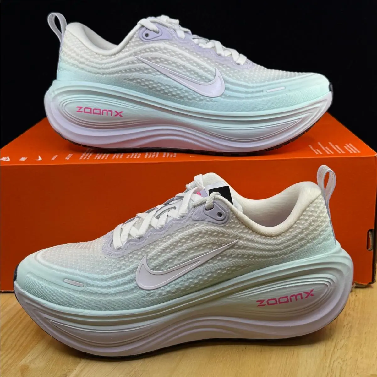 Nike Vomero Plus White Blue Pink Size 8.5 Sneakers Running IM6682-159