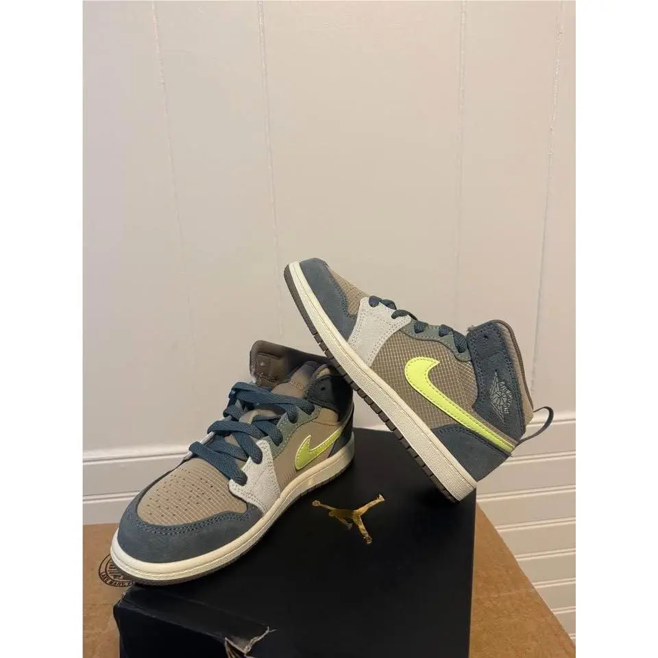 Nike shoes - Air Jordan 1 Mid - Air Mid - IF2874-200 - Multicolor 0