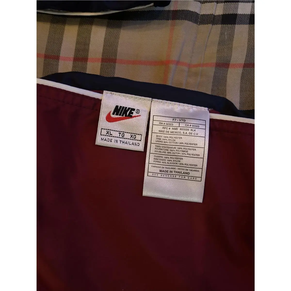 Nike clothing - Nike Tennis Court Andre Agassi Reversible Jacket - 140207 - Red 5