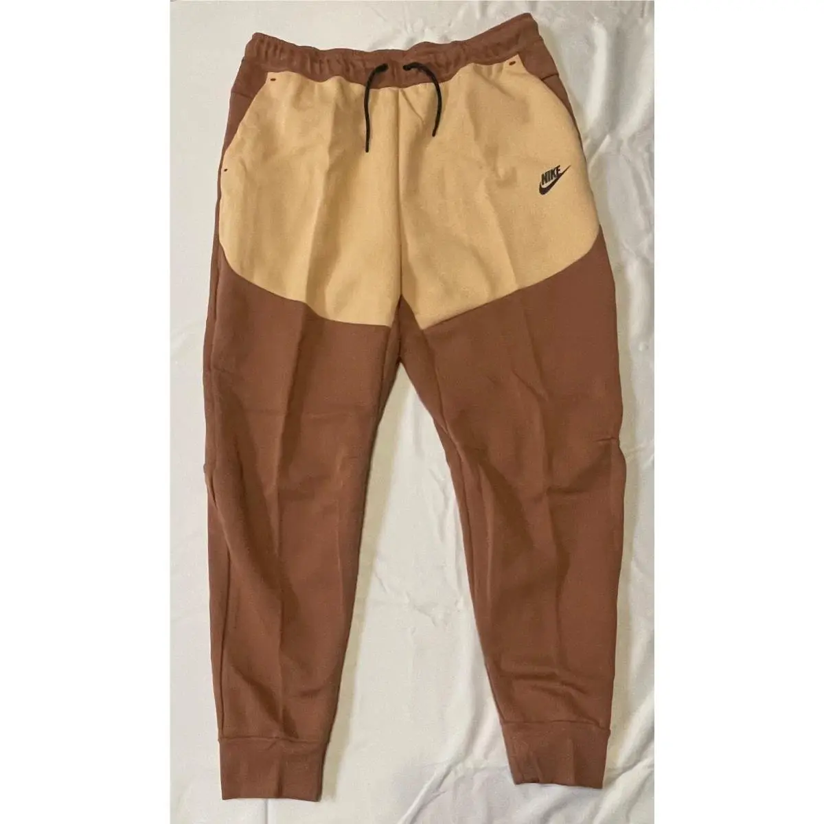 Nike clothing - Mineral Clay/White Onyx-Black (UPC: 195868392180) 3