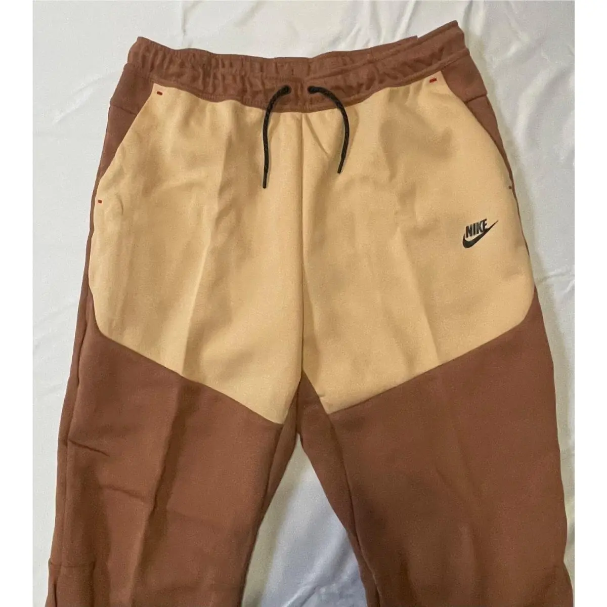Nike clothing - Mineral Clay/White Onyx-Black (UPC: 195868392180) 5