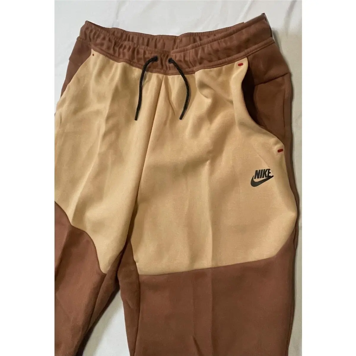Nike clothing - Mineral Clay/White Onyx-Black (UPC: 195868392180) 6