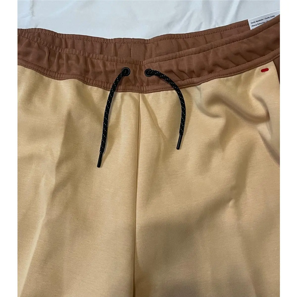 Nike clothing - Mineral Clay/White Onyx-Black (UPC: 195868392180) 7