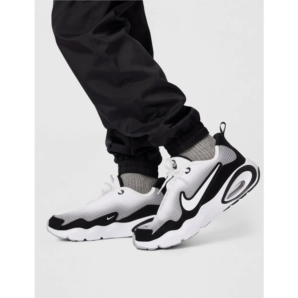 Nike shoes - White Black (UPC: 197863577388) 0