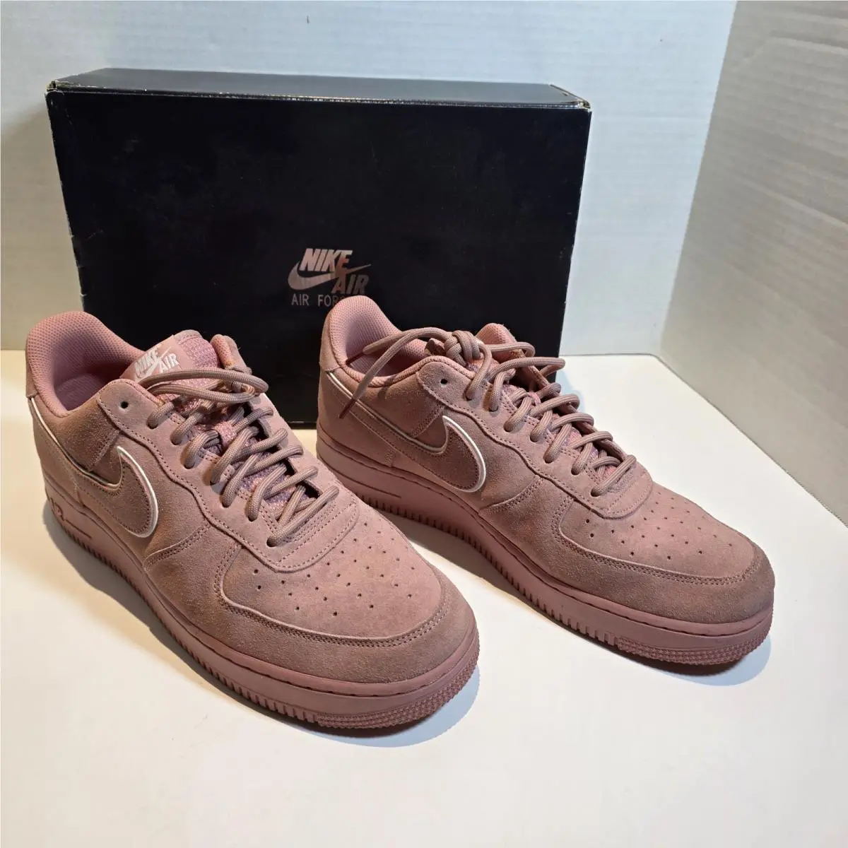 Size 11.5 - Nike Air Force 1 `07 LV8 Suede Red Stardustnike Air Force 1 `07 LV8