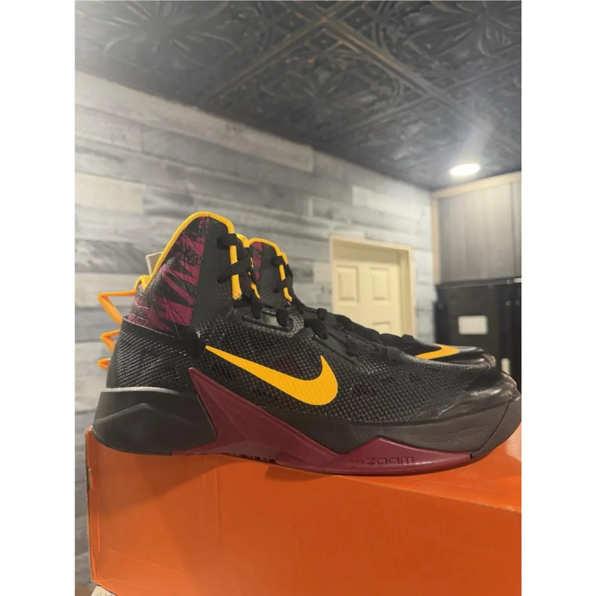 Nike Zoom Hyperfuse 2013 Size 10.5 615896-003 Black/ Laser Orange/raspberry
