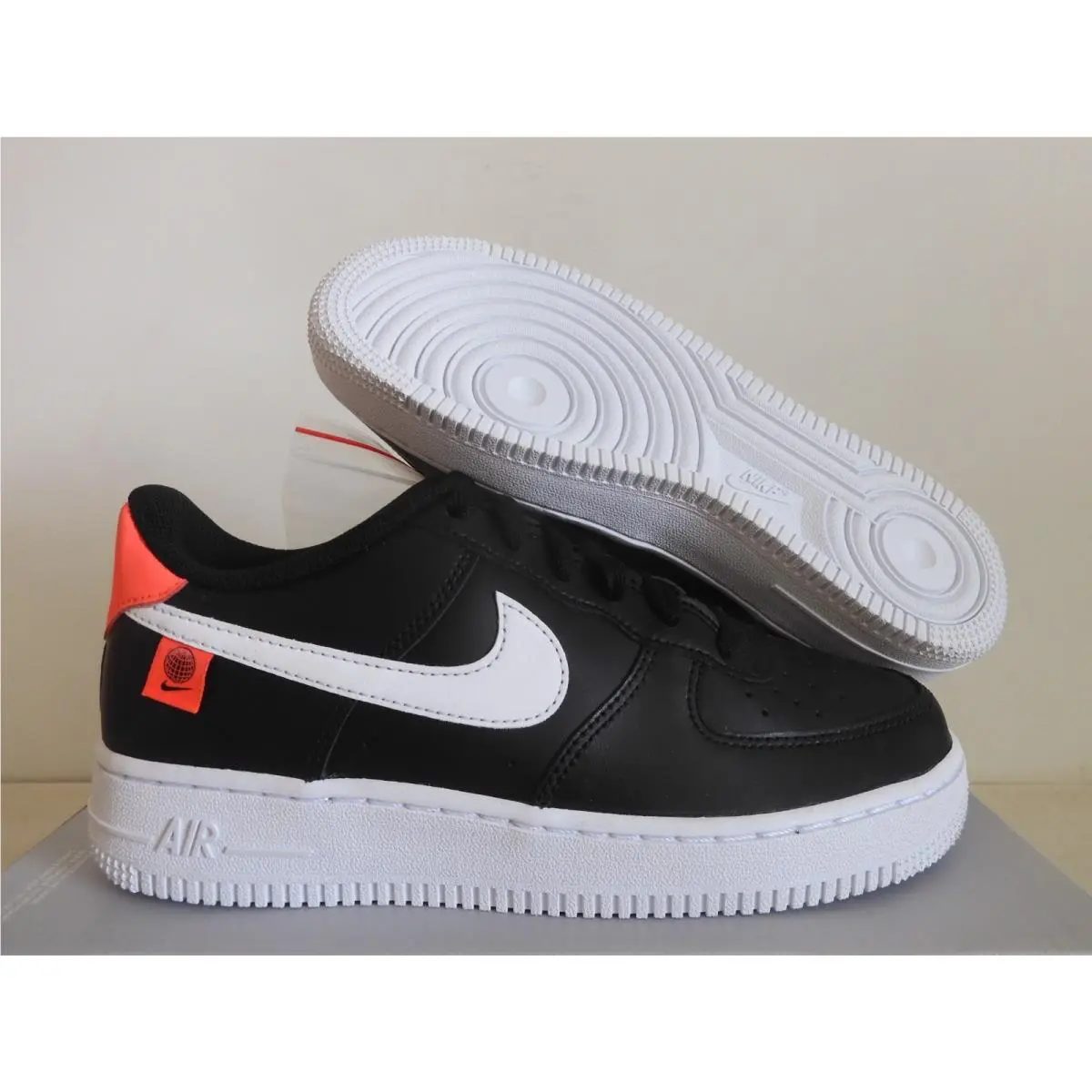 Nike Air Force 1 WW Worldwide Pack GS Black-flash Crimson 5.5Y CN8533-001