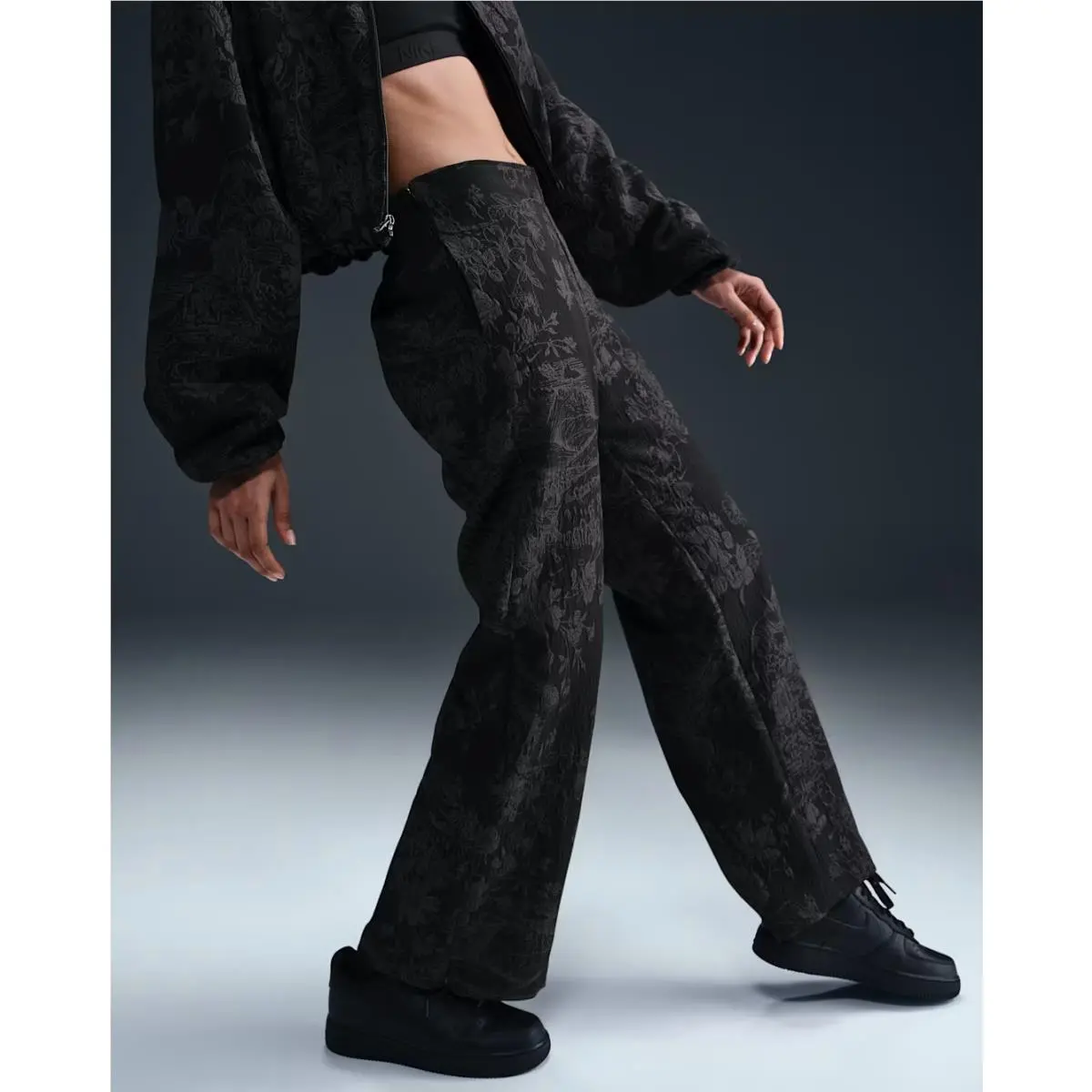 Sportswear Collection Women`s Mid-rise Jacquard Tracksuit Bottoms Sz L by Nike