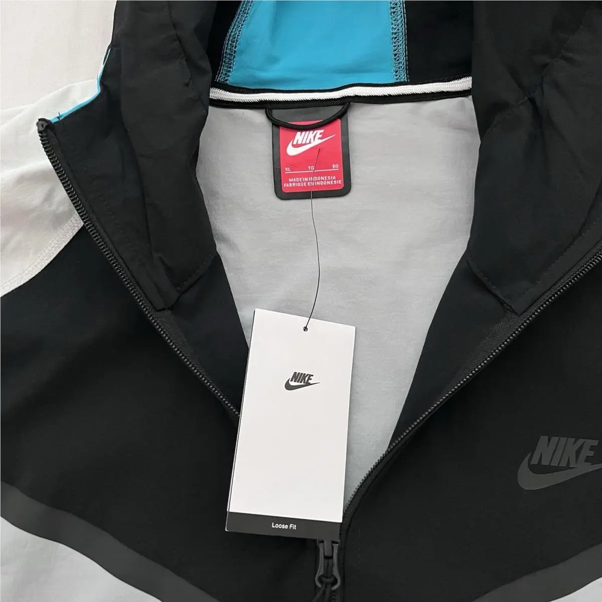 Nike clothing - Nike Tech Windrunner - Tech Windrunner - IB8956 010 - Multicolor (UPC: 198482616175) 2