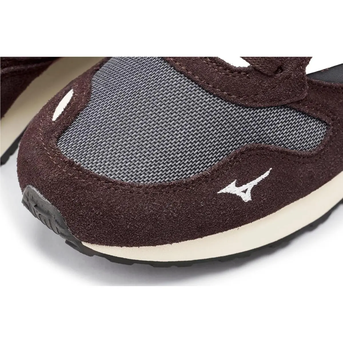 Mizuno shoes - Black Sand/Summer Sand 11