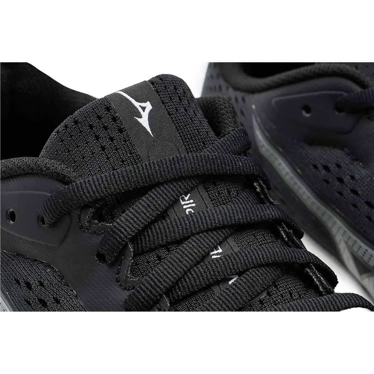 Mizuno shoes - Black/Shade 18